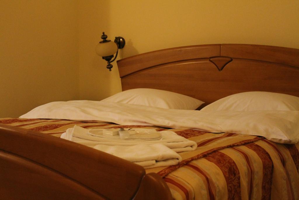 Hotel Horoscop Bukarest Exterior foto