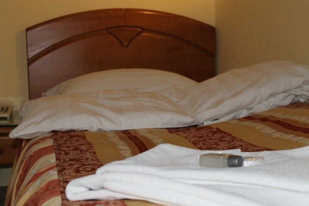 Hotel Horoscop Bukarest Zimmer foto